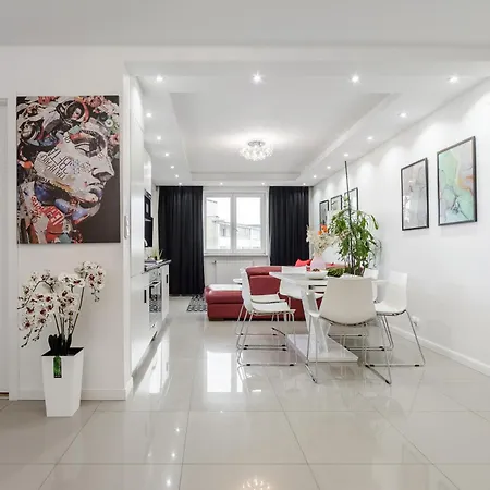 شقة Lumina 3 Bedrooms Near The Zahodnia