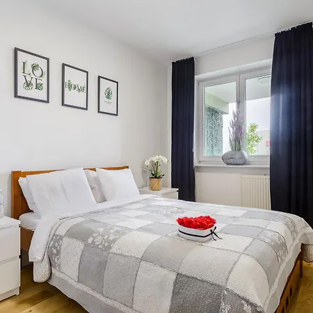 Lumina I 3 Bedroom With Parking I Balcony I Zachodnia