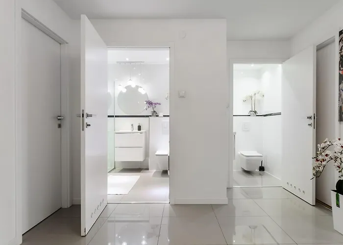 Lumina 3 Bedroom Park Szczęśliwicki Apartament *