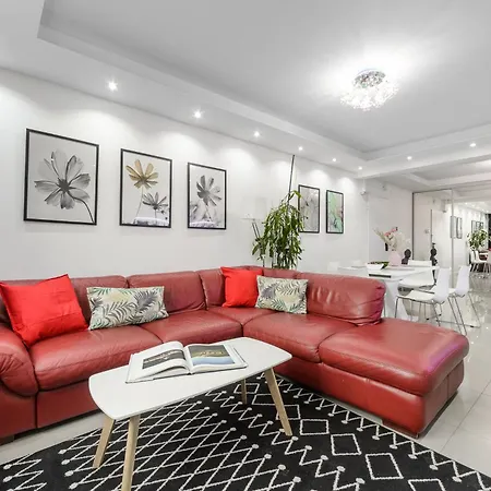 Lumina 3 Bedroom Park Szczesliwicki アパート ワルシャワ