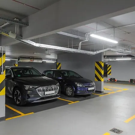 Lumina 3 Bedroom Park Szczesliwicki アパート *