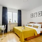 Lumina 3 Bedrooms Near The Zahodnia דירה ורשה