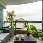 Lumina 3 Bedrooms Near The Zahodnia דירה *